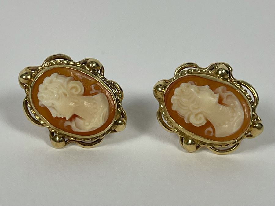 14K Gold Pair Of Carved Shell Cameo Earrings 3.9g [Photo 4]