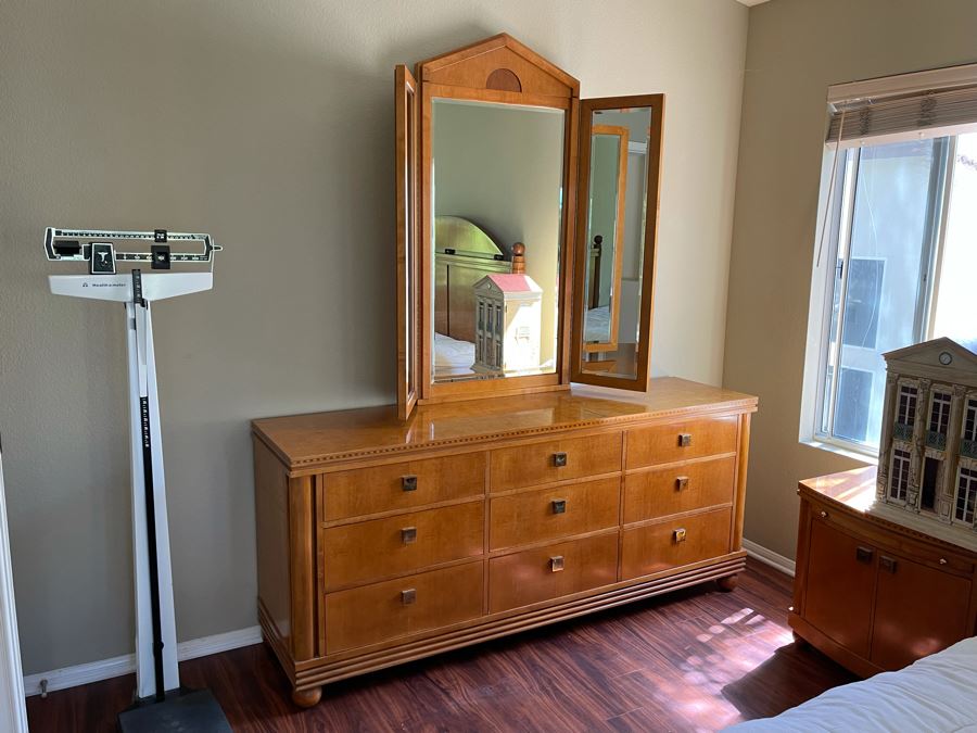 Hickory White Inlaid Chest Of Drawers Dresser With Mirror 74W X 19D X 32H [Photo 15]