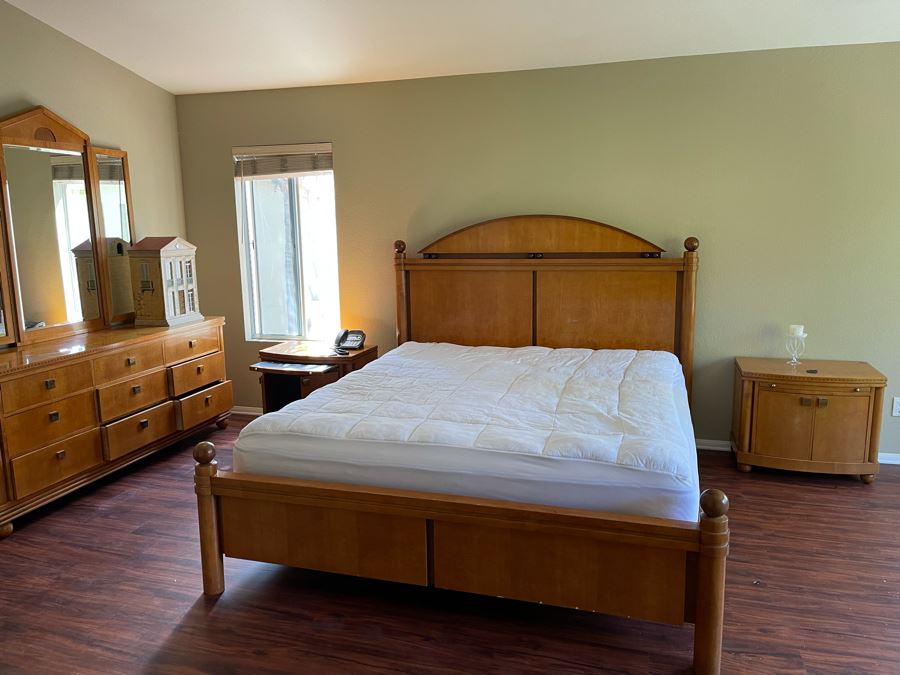 Hickory White Cal King Bed (No Mattress) And Pair Of Hickory White Inlaid Nightstands 28.5W X 18D X 24H [Photo 4]