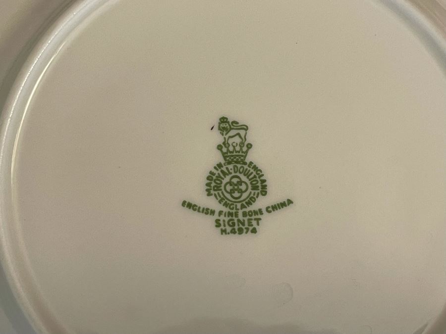 Royal Doulton Signet English Fine Bone China Set With Silver Rim [Photo 7]