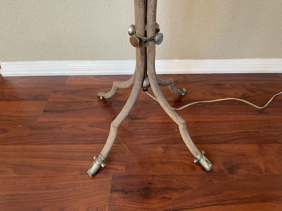 Metal Floor Lamp [Photo 7]