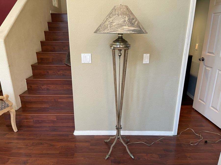 Metal Floor Lamp [Photo 2]