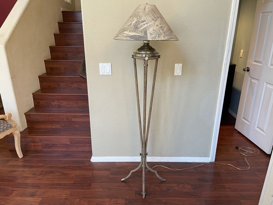 Metal Floor Lamp [Photo 10]