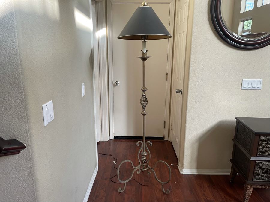 Metal Floor Lamp 72H [Photo 2]