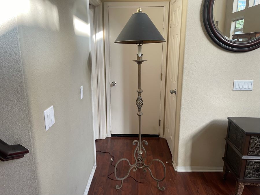 Metal Floor Lamp 72H [Photo 3]