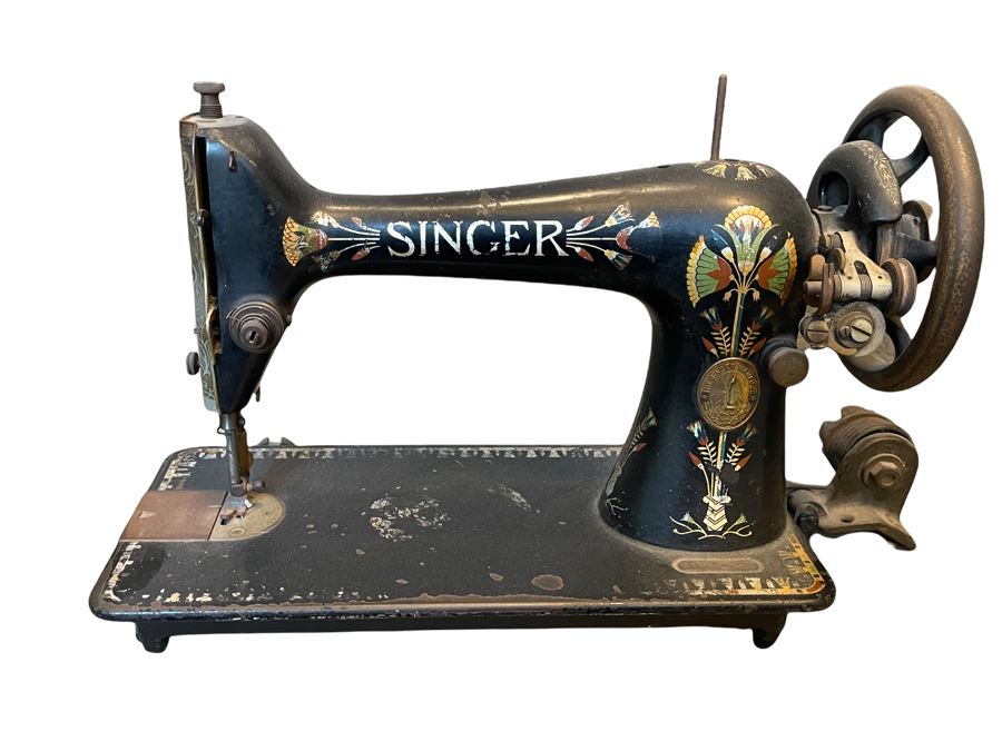 Antique Cast Iron Singer Sewing Machine [Photo 1]