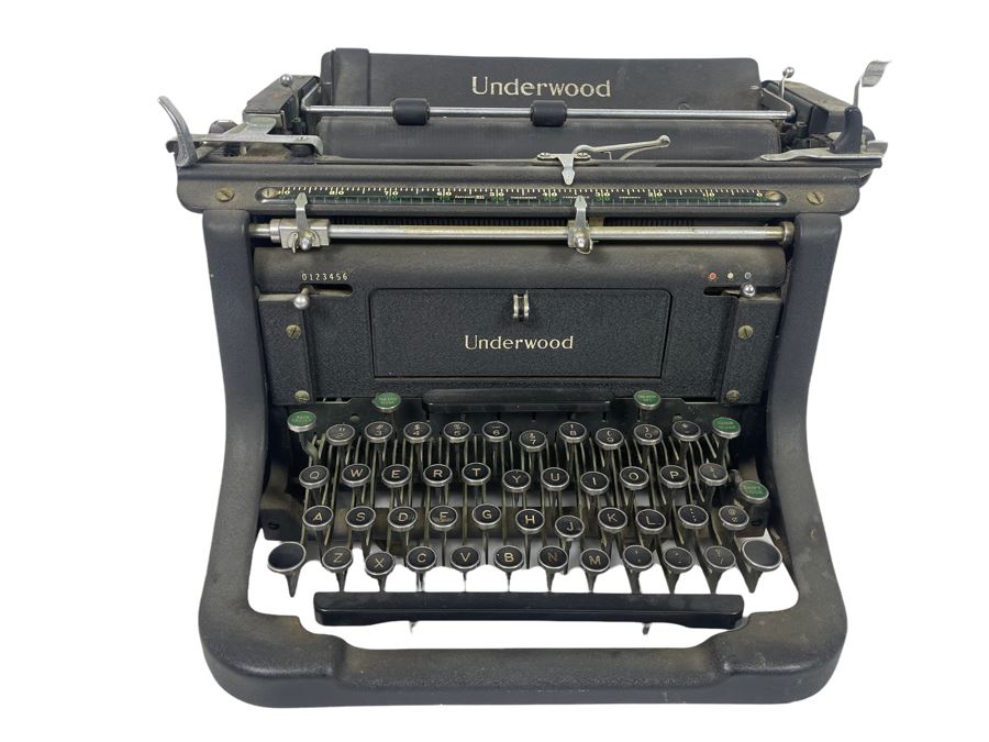 Vintage Underwood Mechanical Typewriter 17W X 16D X 9.5H
