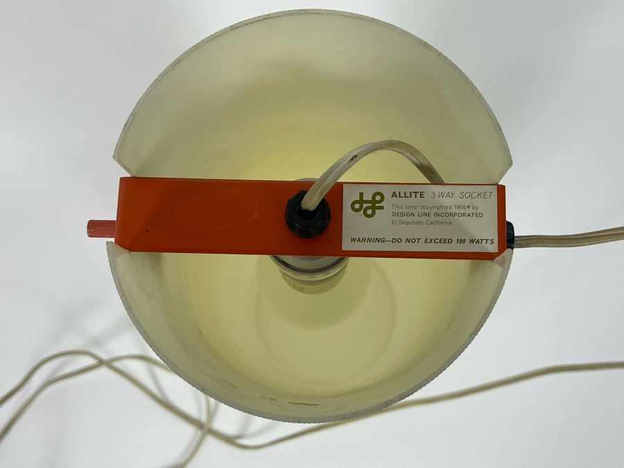 Mid-Century Modern Bill Curry Design Ribbed Plastic Allite 3-Way Socket From Design Line Incorporated 18H [Photo 9]