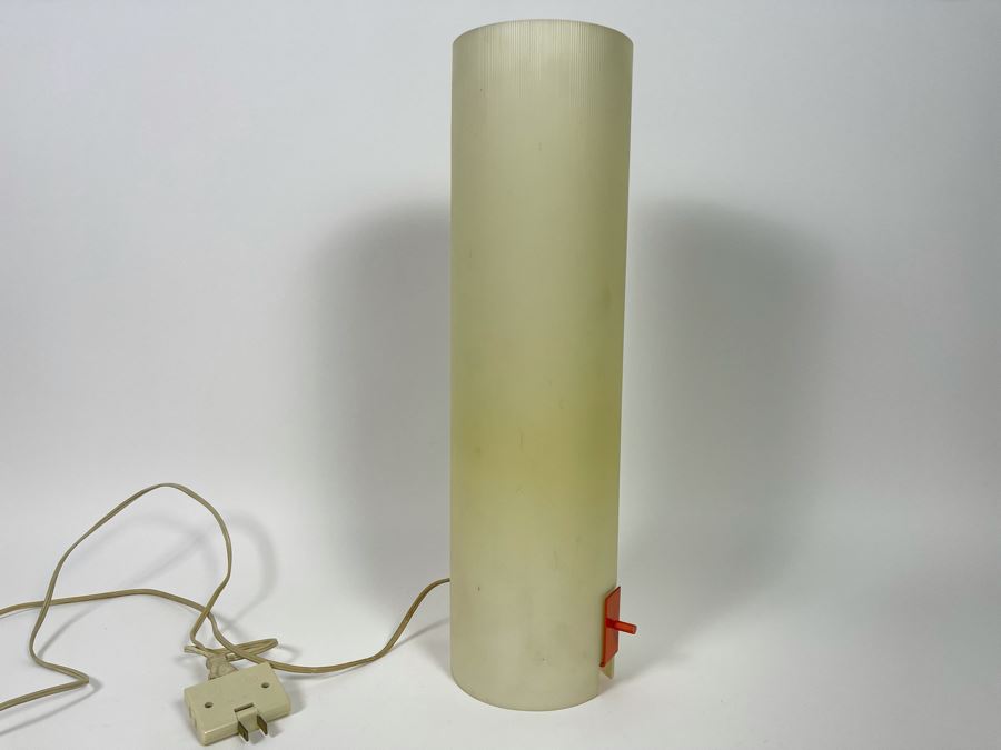 Mid-Century Modern Bill Curry Design Ribbed Plastic Allite 3-Way Socket From Design Line Incorporated 18H [Photo 4]