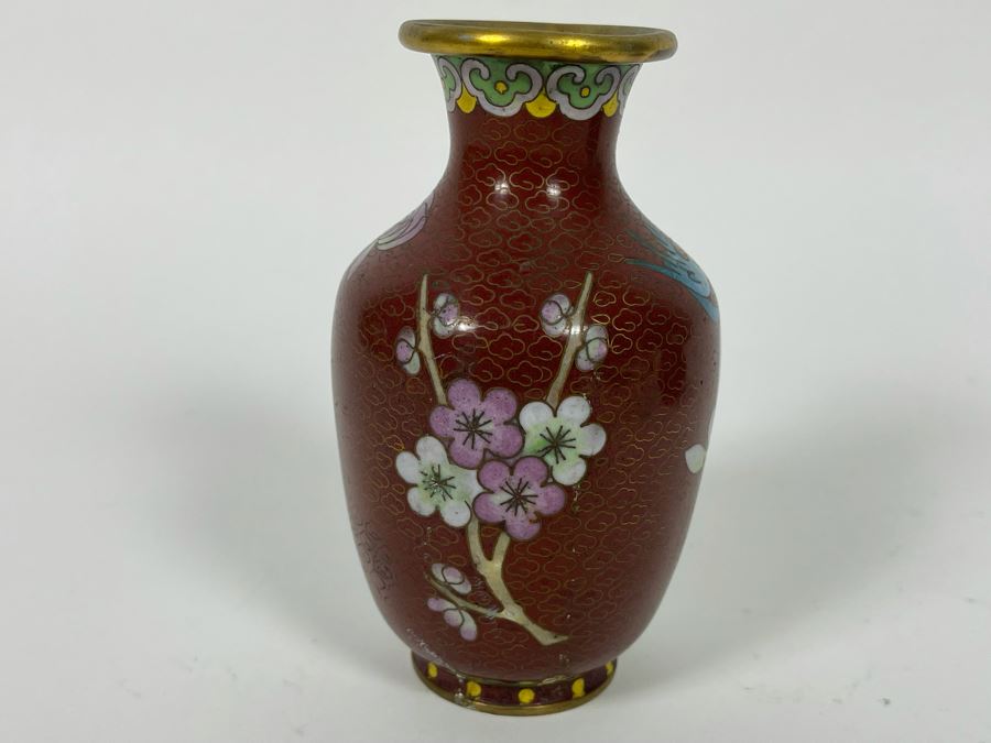 Chinese Cloisonne 5' Vase And Chinese Red Cinnabar And Black Lacquered Bowl With Lid 4W X 3H [Photo 11]