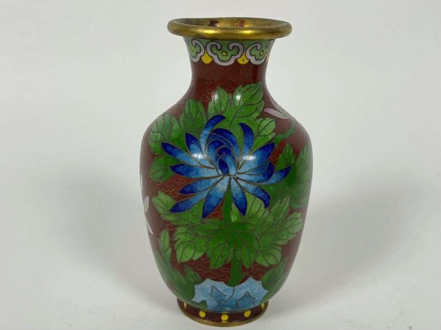 Chinese Cloisonne 5' Vase And Chinese Red Cinnabar And Black Lacquered Bowl With Lid 4W X 3H [Photo 10]