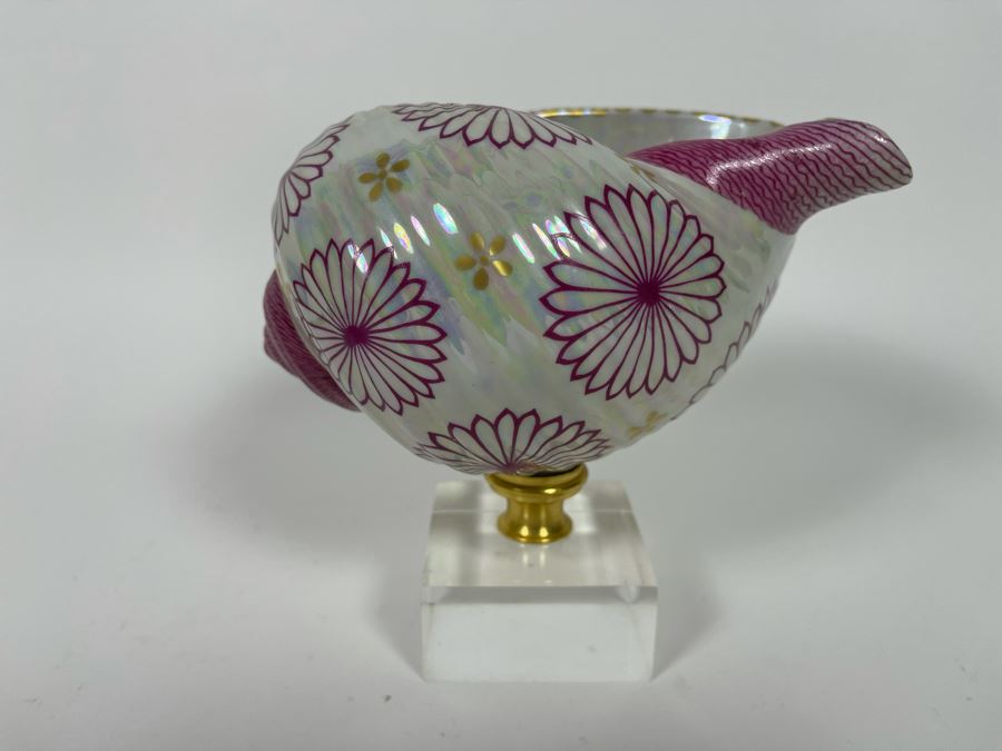 Vintage Italian Mangani Porcelain Seashell On Lucite Stand 7W X 5D X 6H [Photo 3]