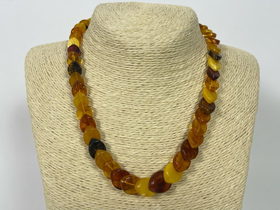 Vintage 18' Amber Necklace [Photo 2]