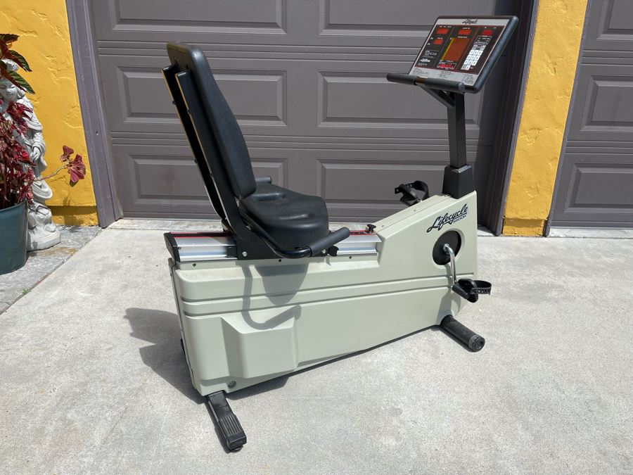 lifecycle recumbent bike