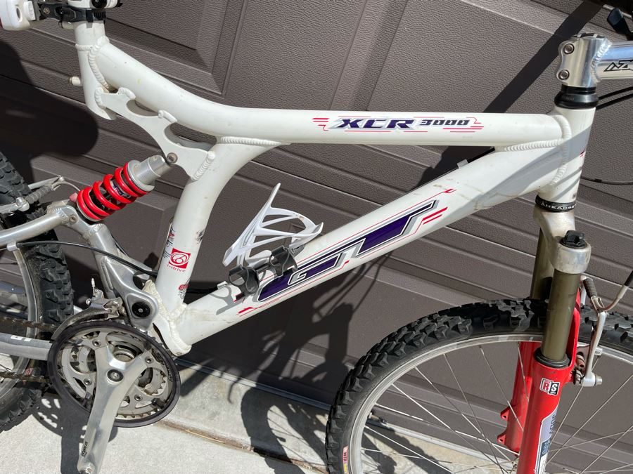 GT XCR-3000 Full Suspension Mountain Bike [Photo 4]