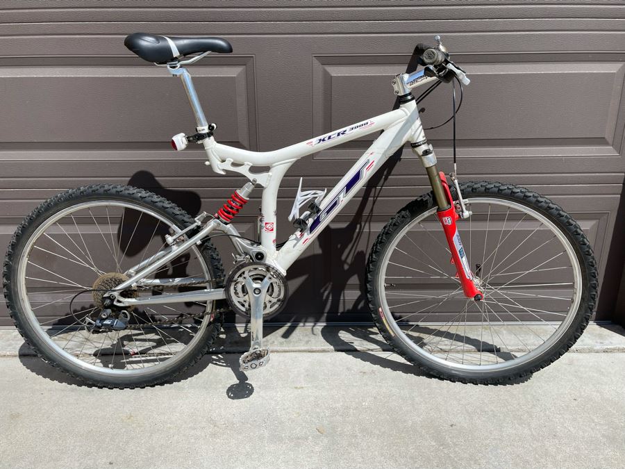 GT XCR-3000 Full Suspension Mountain Bike [Photo 3]