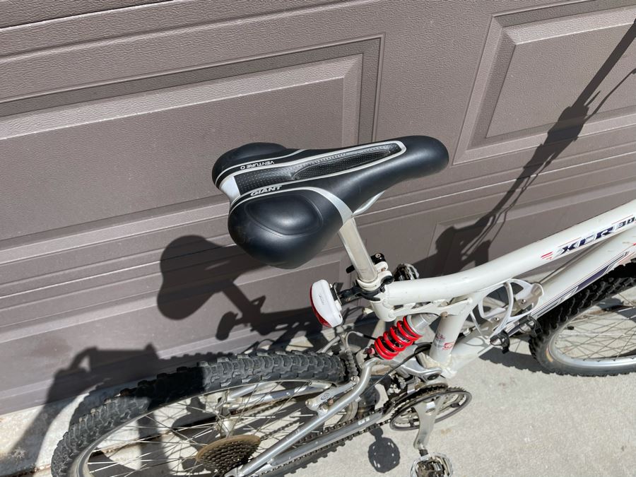 GT XCR-3000 Full Suspension Mountain Bike [Photo 11]