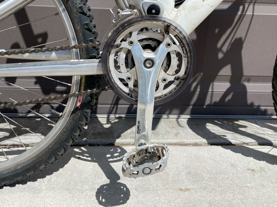 GT XCR-3000 Full Suspension Mountain Bike [Photo 8]