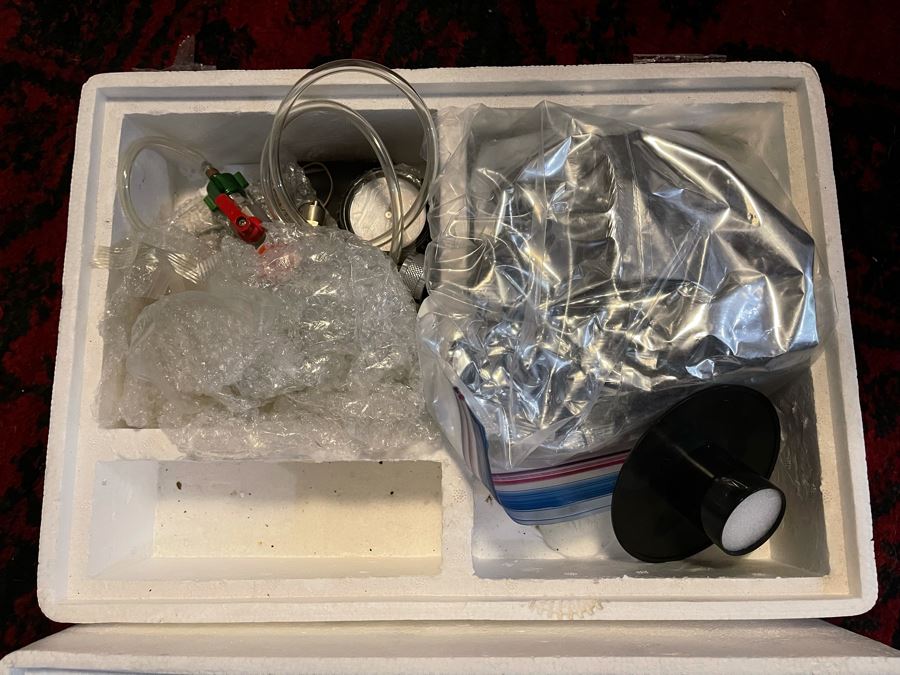 Versonel Beer Dispenser Refrigerator Model VSL166TDSS [Photo 11]