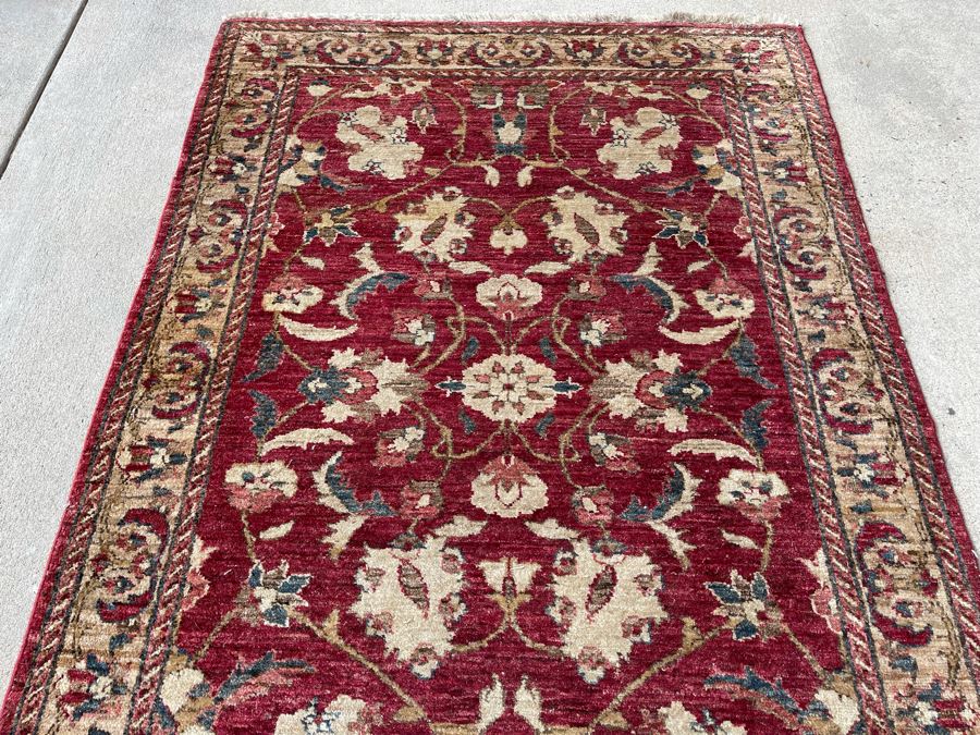 Hand Woven Persian Area Rug From Pakistan 48 X 70 [Photo 10]