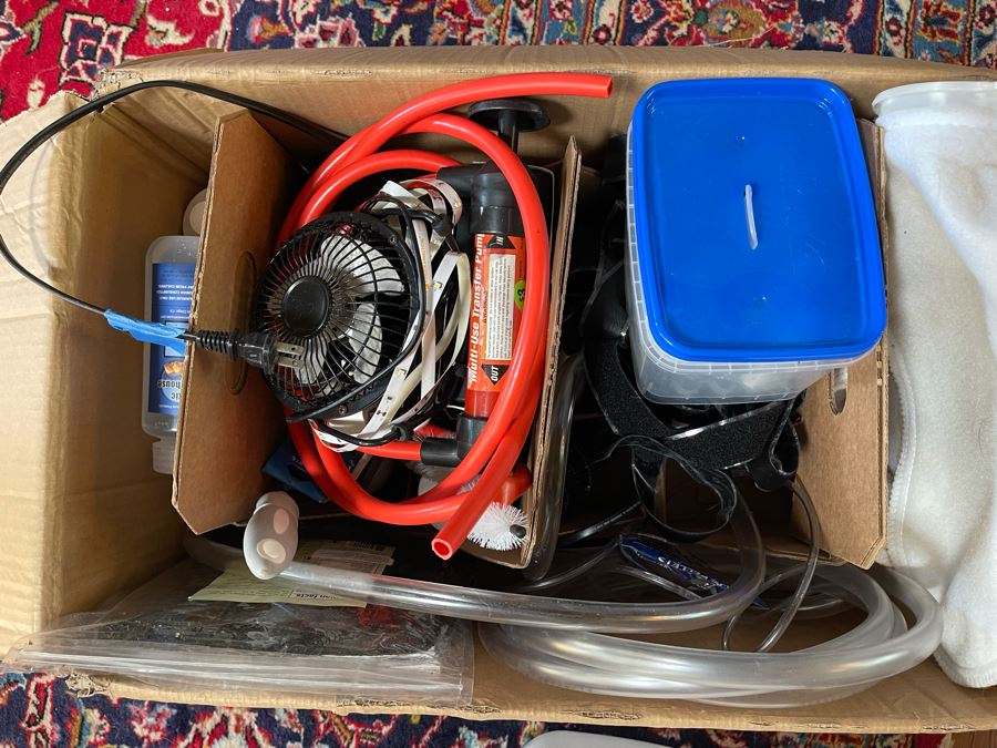 Large Salt Water Aquarium With Fish, Live Coral And Supplies 'NOTE: Pick Up From Carlsbad Home By Apt / May Need To Hire Special Delivery Co' 48W X 17D X 56H [Photo 25]