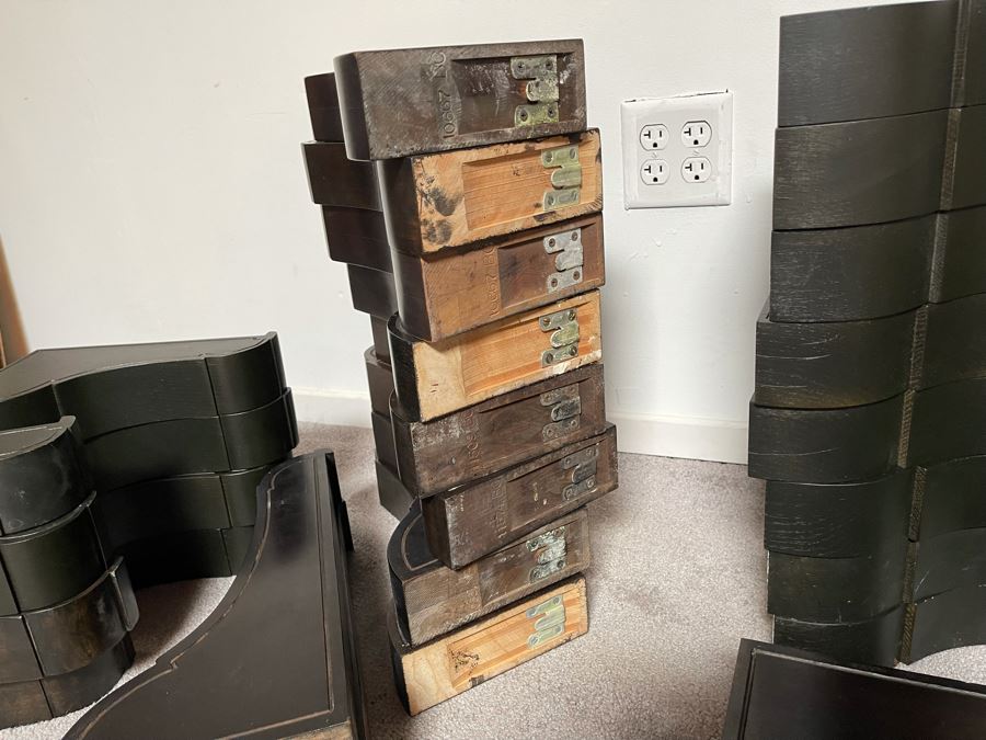 Collection Of Mid-Century Wooden Wall Shelving Brackets 2 Sizes: 16'L And 11'L [Photo 8]