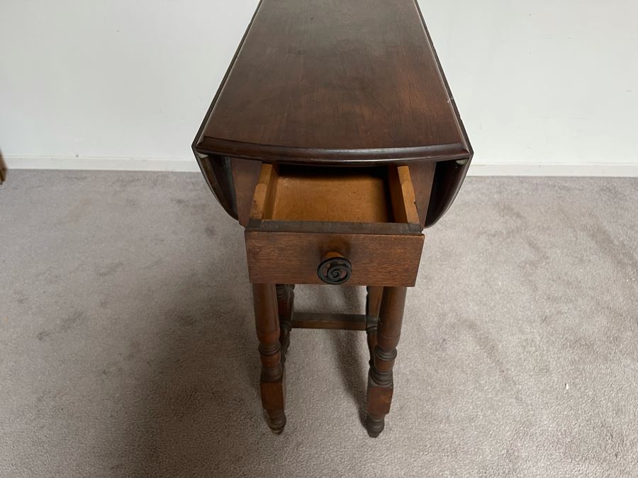 Vintage Drop Leaf Gateleg Table By Webster Manufacturing Company 36R/12W X 30H  [Photo 6]