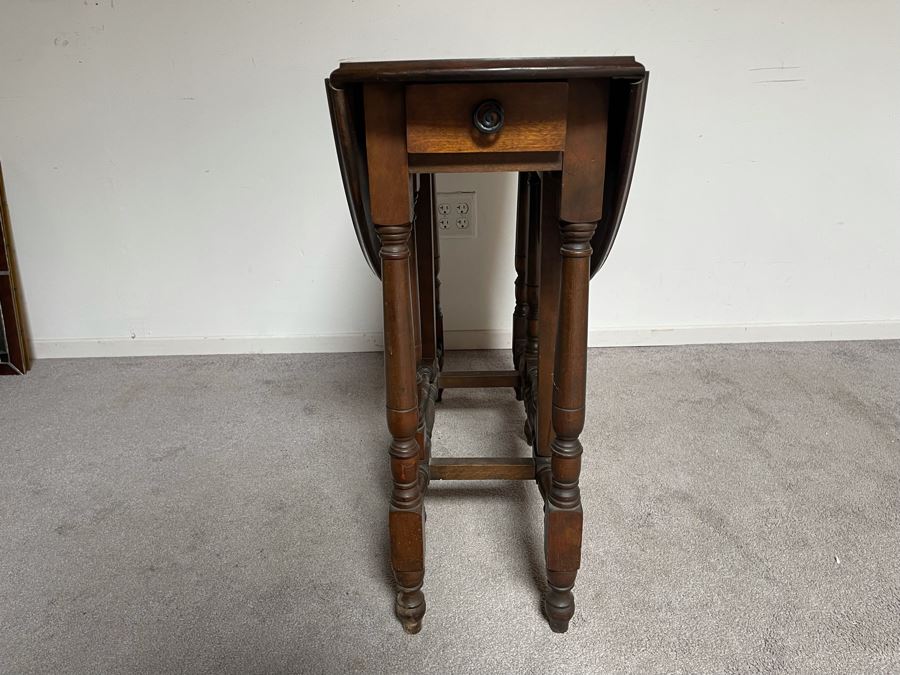 Vintage Drop Leaf Gateleg Table By Webster Manufacturing Company 36R/12W X 30H  [Photo 5]