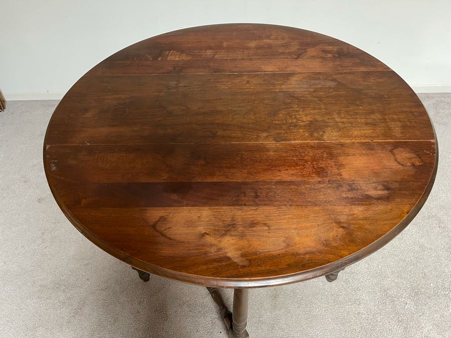 Vintage Drop Leaf Gateleg Table By Webster Manufacturing Company 36R/12W X 30H  [Photo 13]