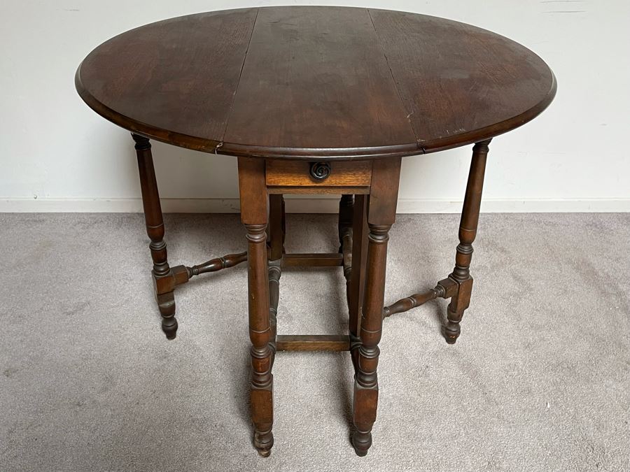 Vintage Drop Leaf Gateleg Table By Webster Manufacturing Company 36R/12W X 30H  [Photo 7]