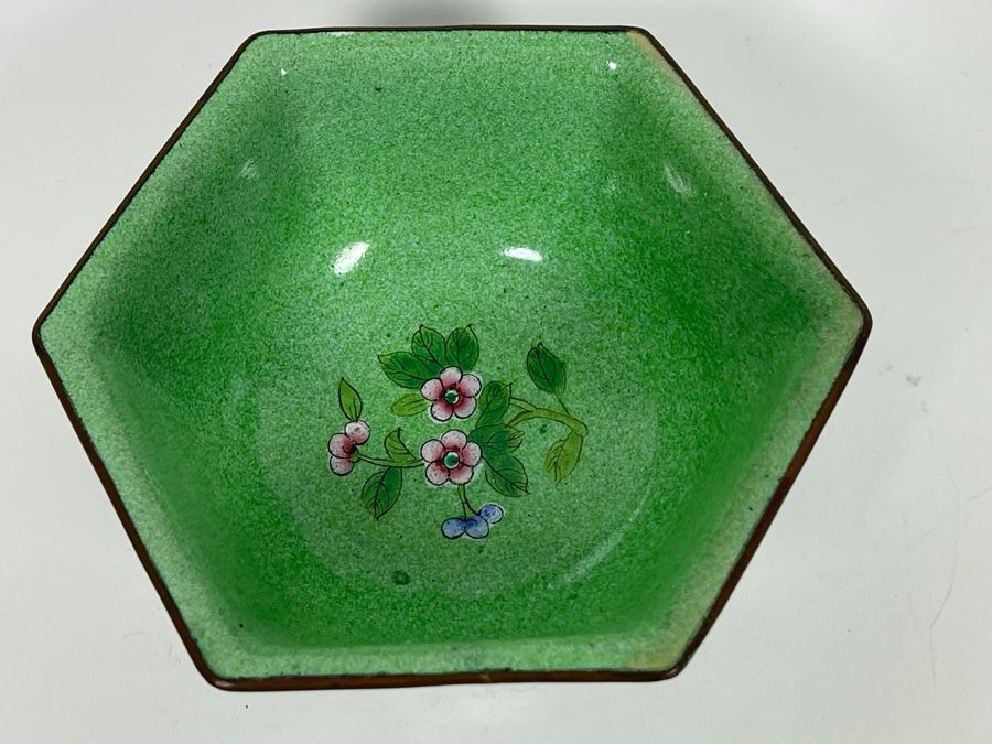 Vintage Chinese Enamel Handpainted Dish 5R X 2H [Photo 5]