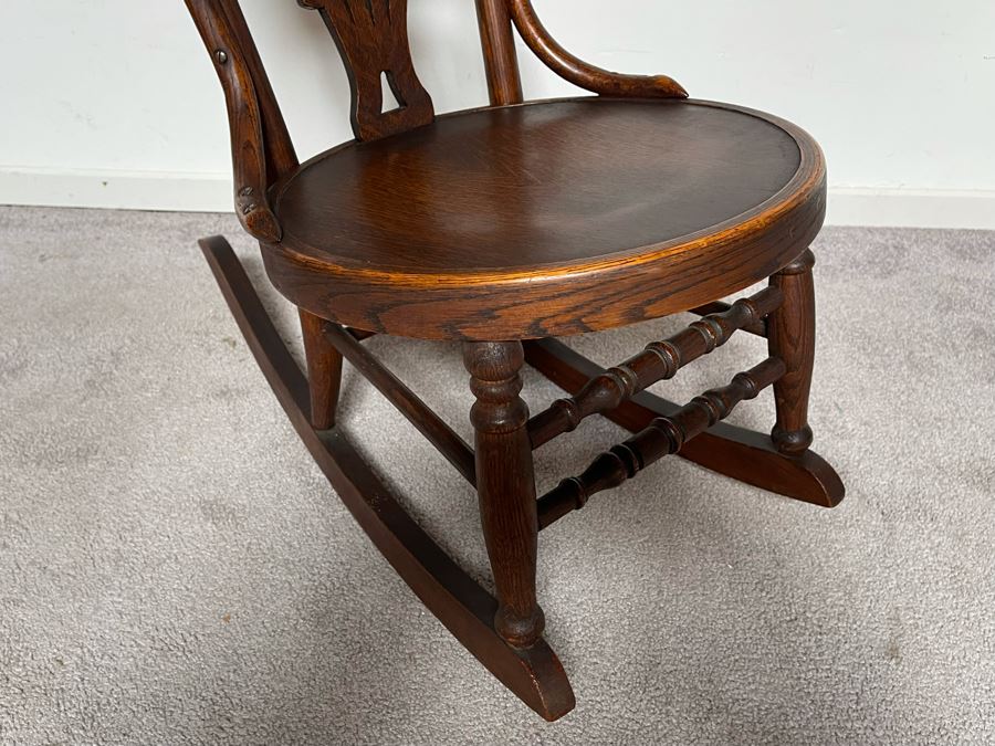 Vintage Victorian Oak Rocking Chair 15W X 27D X 28H [Photo 4]