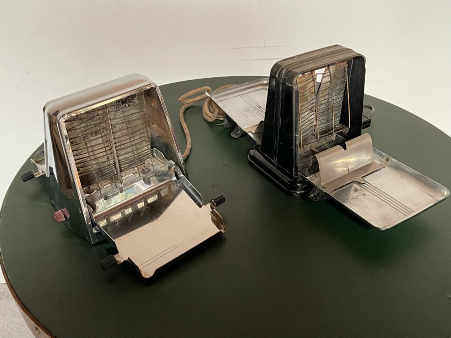 Pair Of Vintage Art Deco Chrome Westinghouse Toasters [Photo 8]