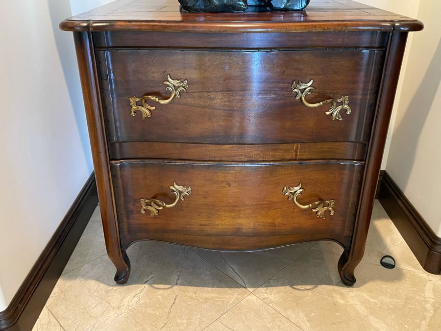 Henredon Wooden Nightstand 2-Drawer Dresser 31W X 22D X 30.5H [Photo 4]