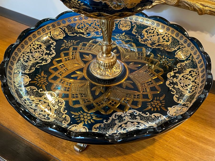 Metal And Etched Glass Centerpiece With Gold Painted Accents And Butterfly Finial 14W X 19.5H [Photo 3]