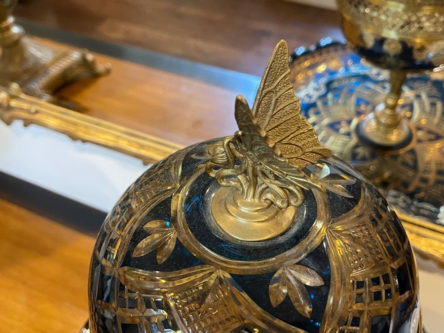 Metal And Etched Glass Centerpiece With Gold Painted Accents And Butterfly Finial 14W X 19.5H [Photo 7]