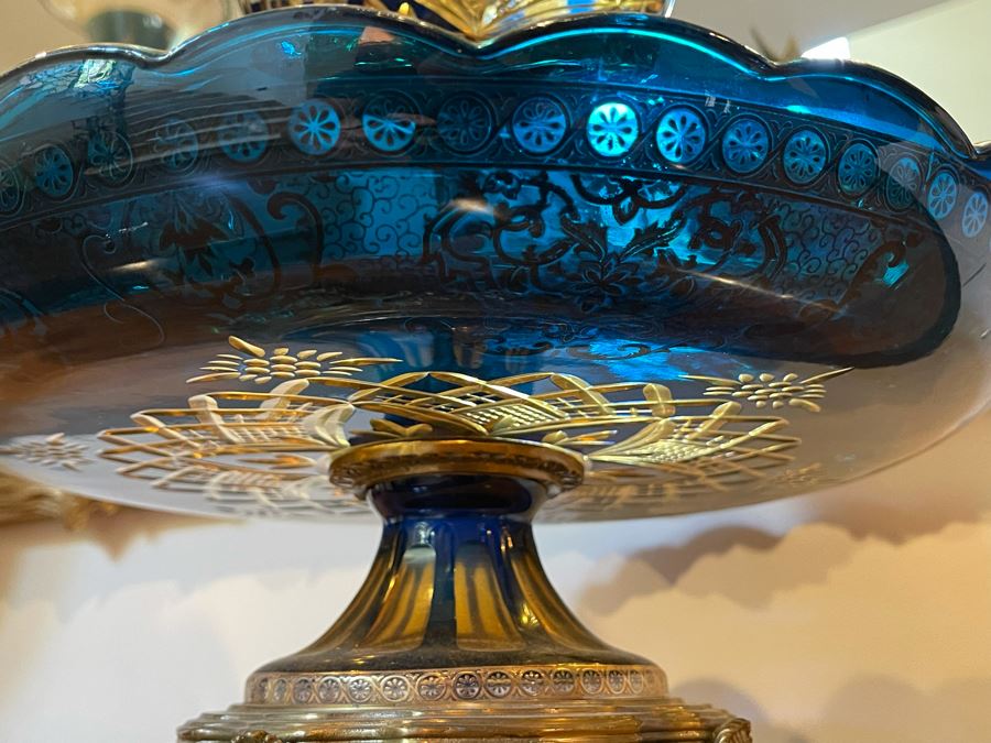 Metal And Etched Glass Centerpiece With Gold Painted Accents And Butterfly Finial 14W X 19.5H [Photo 15]