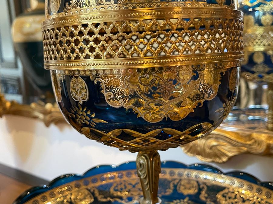 Metal And Etched Glass Centerpiece With Gold Painted Accents And Butterfly Finial 14W X 19.5H [Photo 12]