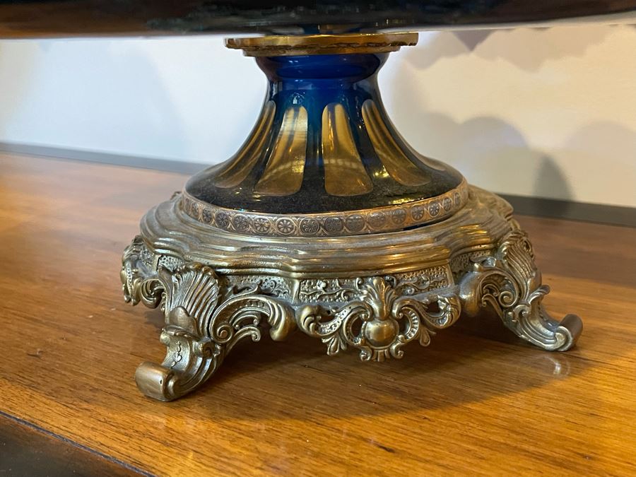 Metal And Etched Glass Centerpiece With Gold Painted Accents And Butterfly Finial 14W X 19.5H [Photo 4]