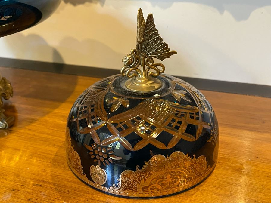 Metal And Etched Glass Centerpiece With Gold Painted Accents And Butterfly Finial 14W X 19.5H [Photo 18]