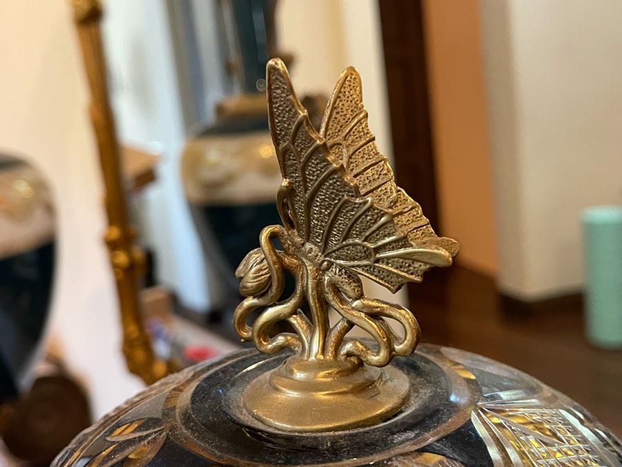 Metal And Etched Glass Centerpiece With Gold Painted Accents And Butterfly Finial 14W X 19.5H [Photo 9]