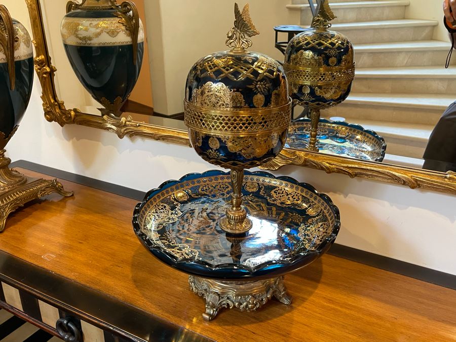 Metal And Etched Glass Centerpiece With Gold Painted Accents And Butterfly Finial 14W X 19.5H [Photo 2]