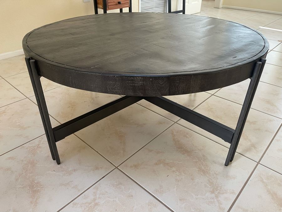 Round Cocktail Table With Wooden Top And Metal Base 40R X 18H [Photo 4]
