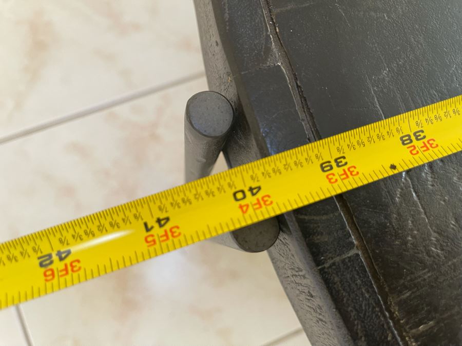 Round Cocktail Table With Wooden Top And Metal Base 40R X 18H [Photo 5]