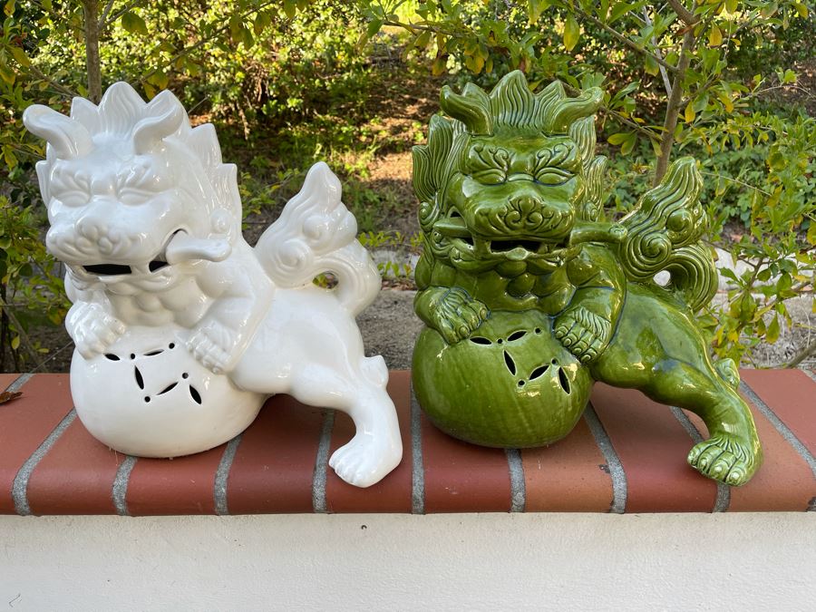 Pair Of Decorative Ceramic Foo Dogs [Photo 2]