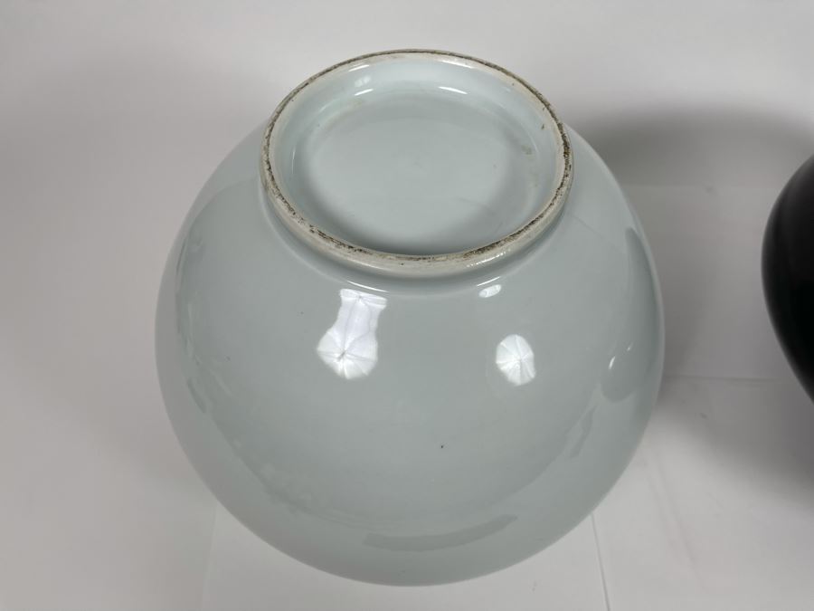 Pair Of Black 13W X 8H And White 12W X 11H Vases  [Photo 5]