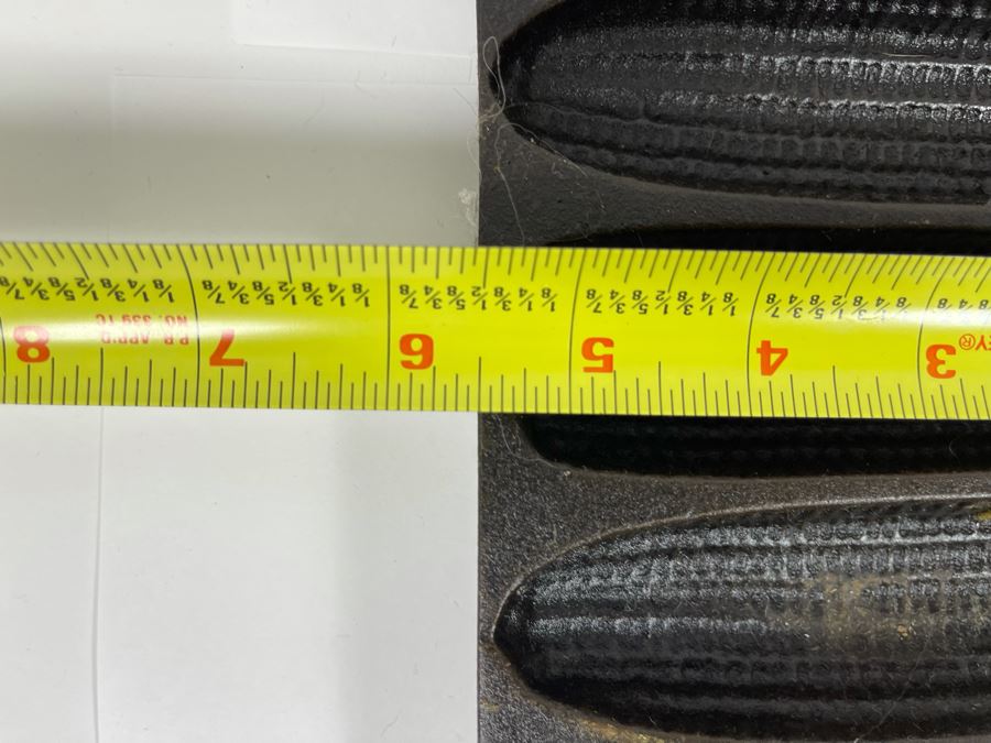 Cast Iron Corn Bread Molds 5.5W X 12H [Photo 6]