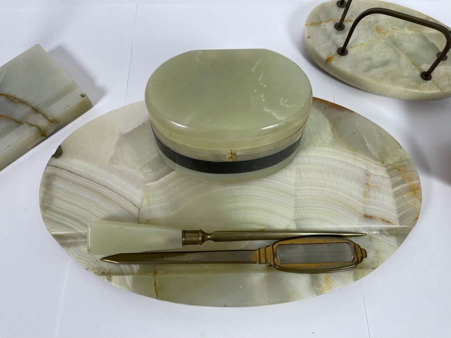 Vintage Onyx Marble Desk Set With Fountain Pen [Photo 12]