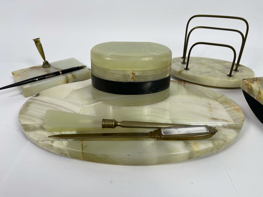 Vintage Onyx Marble Desk Set With Fountain Pen [Photo 3]