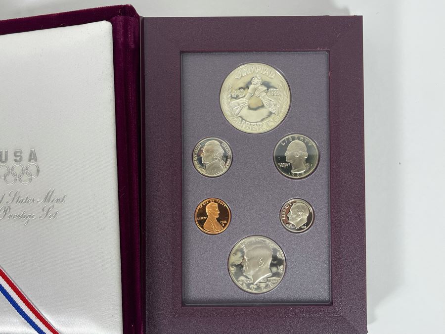 United States Mint 1988 Prestige Set With Silver Dollar And 1993 Royal Canadian Mint Coins [Photo 3]